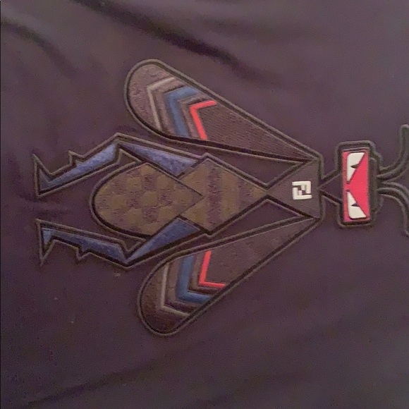 Mens Fendi Tee, Wasp Fendi Symbol - Picture 2 of 4